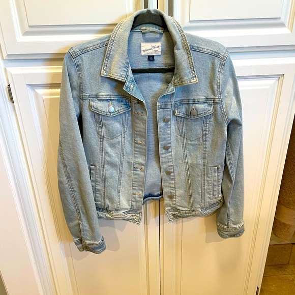 Jean jacket - Picture 1 of 3